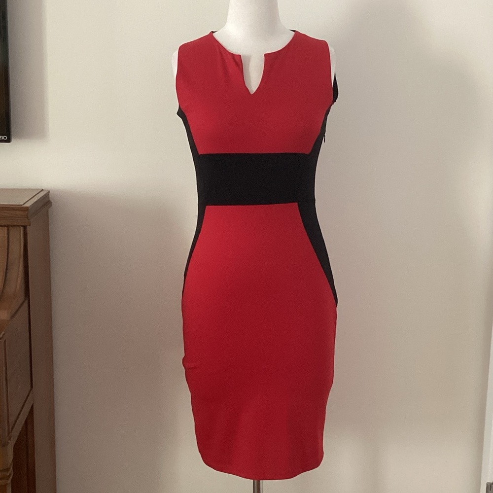 Elegant Red and Black Sleeveless Dress